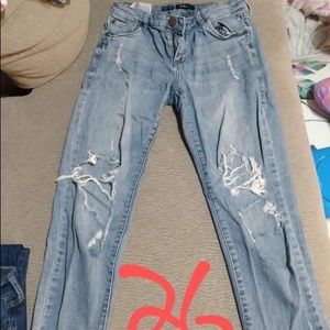 Love the way these fit so cute with a crop top!